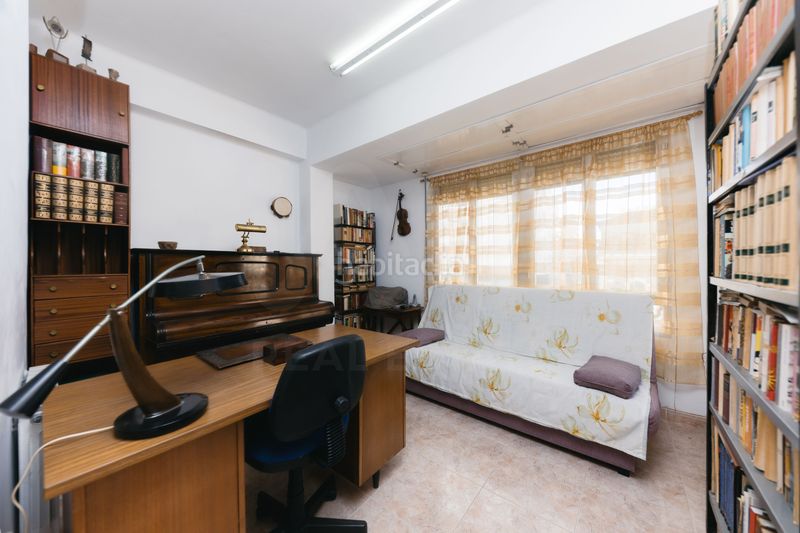 Foto 3486c4f3-c748-455a-8ba8-be4f9d630d2f. Edificio in Ampolla (L´)