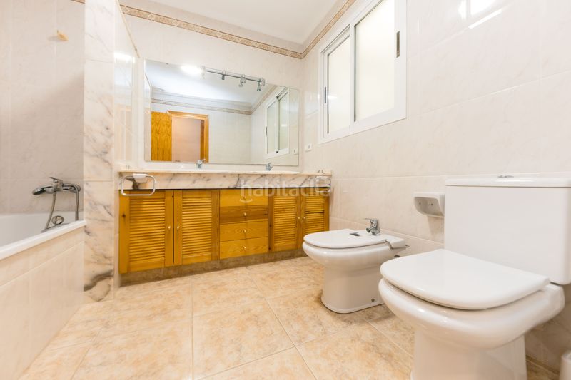 Foto a8c9dfe1-2317-4f86-8897-776f380c89f9. Edificio en Ampolla (L´)