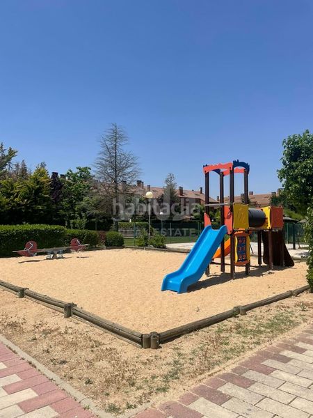 Foto 31277427-c197-4180-8326-944406a5e9a1. Chalet en Simancas