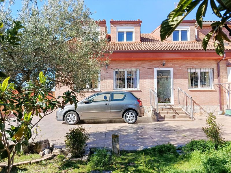 Foto 29bab150-8ec1-4a07-bb90-eba65f263f83. Casa amb calefacció aparcament a Urb. Belvalle Meco