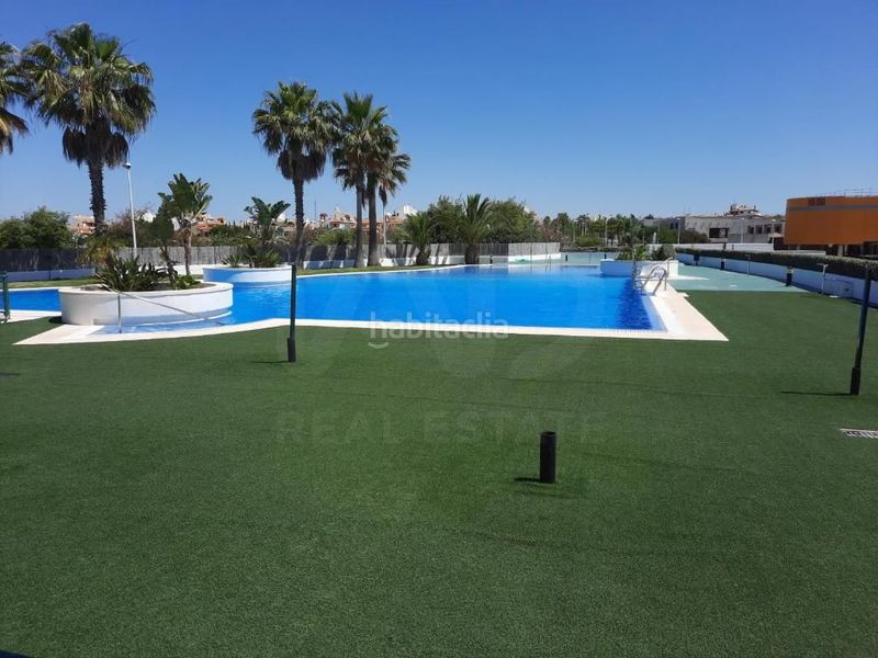 Foto 78757ae9-70b4-40e4-977e-ff2ad27b3908. Casa amb aparcament piscina a Costa Esuri Ayamonte