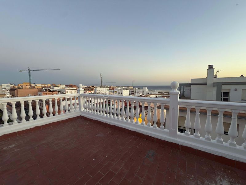 Foto 6116220b-15dc-46bb-977c-9feed89e7602. Edificio in Tarifa ciudad Tarifa