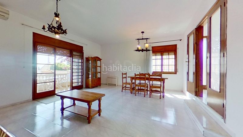 Foto 291f779d-bc0d-4fc0-bc9b-7112dd5513d9. Casa amb aparcament piscina a Els Masos - Els Garrofers Coma-ruga