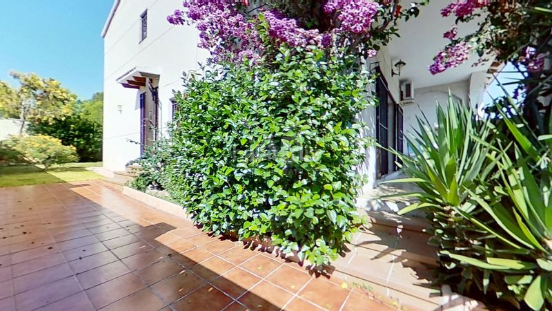 Foto 94741ed2-6b3c-41b0-8381-f4564655eeda. Casa amb aparcament piscina a Els Masos - Els Garrofers Coma-ruga