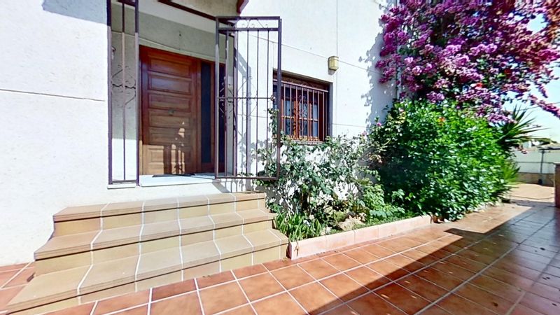 Foto b9a2f97e-decc-4361-85de-478a61cbad8a. Casa amb aparcament piscina a Els Masos - Els Garrofers Coma-ruga