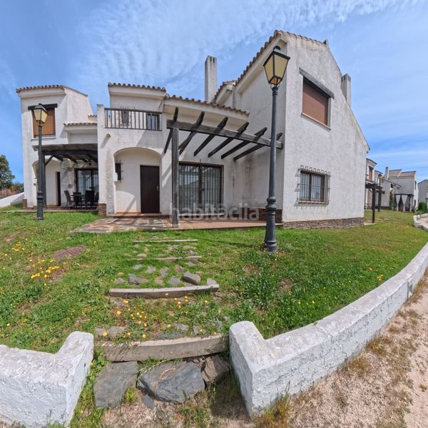 Foto d64309a6-9186-4aa0-a421-f15128d23d5b. Casa amb piscina a Ronquillo (El)