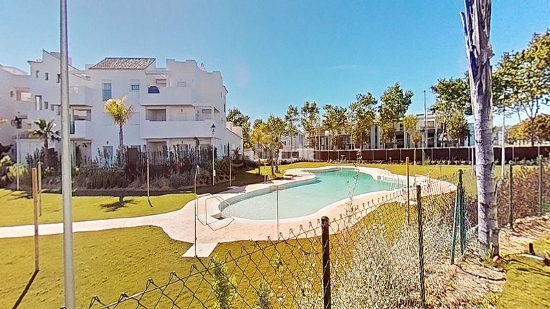 Foto 1dbd0bf0-8fe5-44ae-8e6a-6177f0b72b75. Àtic amb calefacció aparcament piscina a Las Tres Piedras - Costa Ballena Chipiona