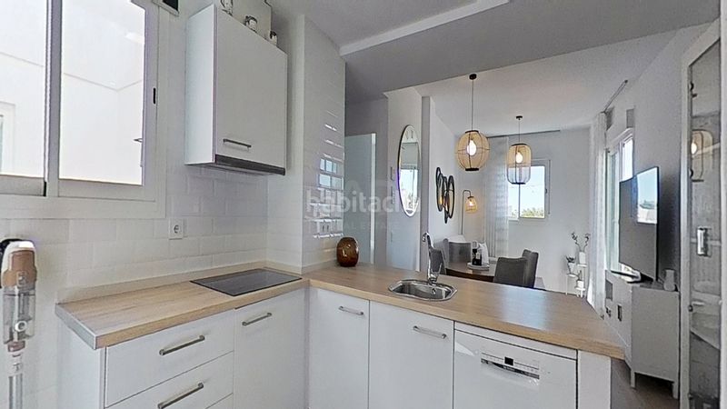 Foto f39e5896-87e9-4e91-8522-4173dc2c6287. Àtic amb calefacció aparcament piscina a Las Tres Piedras - Costa Ballena Chipiona