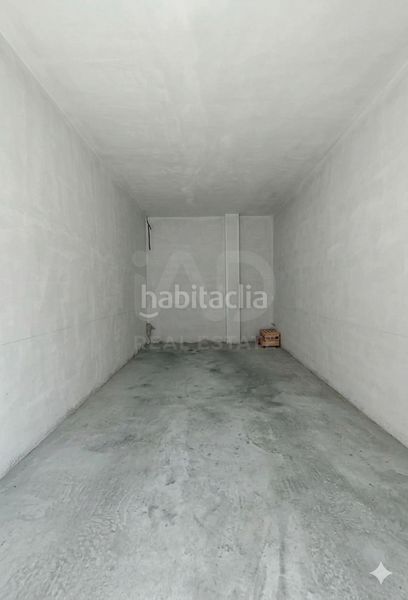 Foto 0a8deef9-46d8-43c3-a411-6ae09e9e1d1c. Aparcament cotxe a Astorga