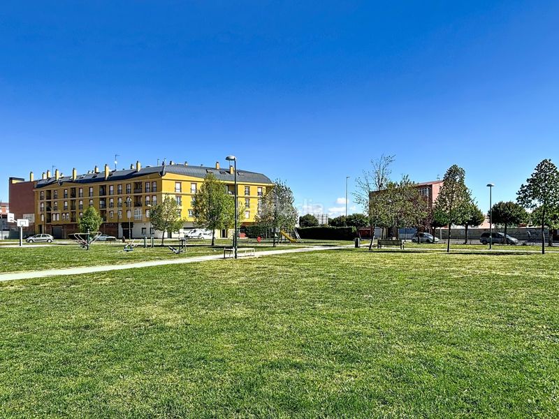 Foto ed5c3ebf-96e3-469c-a654-32eb1883a2ae. Pis amb calefacció aparcament a Armunia León