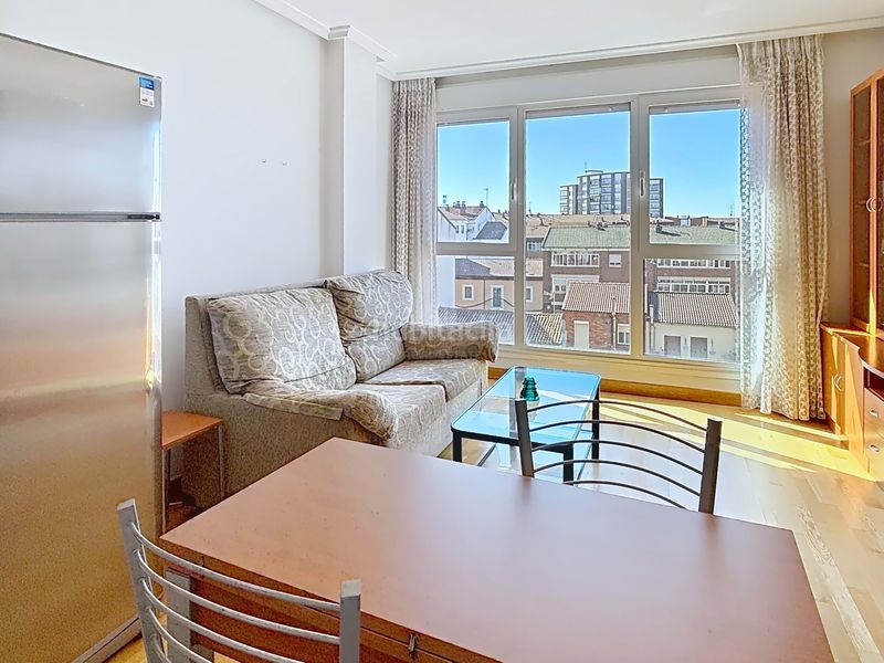 Foto fae0225a-8a56-4d9a-885d-fb863efbe4c1. Pis amb calefacció aparcament a Armunia León