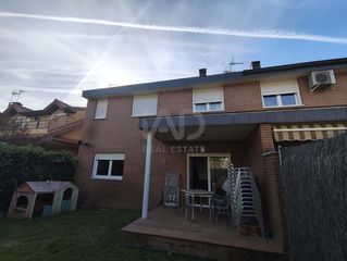 Casa bifamiliare in Colegios