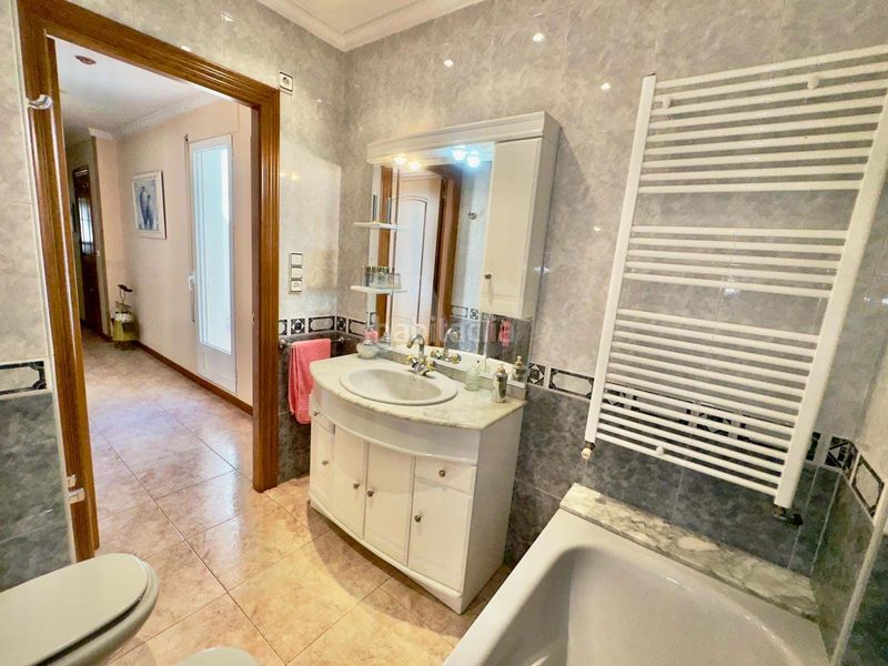 Foto 49bbc462-9374-43c9-90df-ed3b74eb09a3. Casa amb aparcament a Casco Urbano Vinaròs