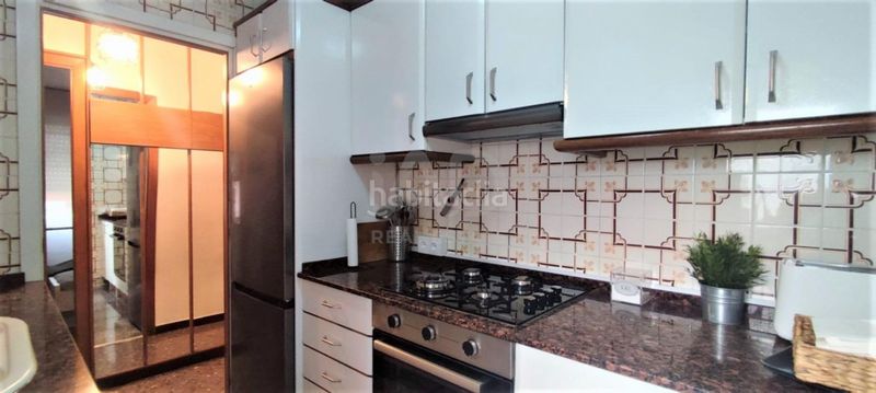 Foto 0ea16f92-47de-4436-8856-d6cc33d6866b. Àtic amb calefacció a Roquetes Barcelona