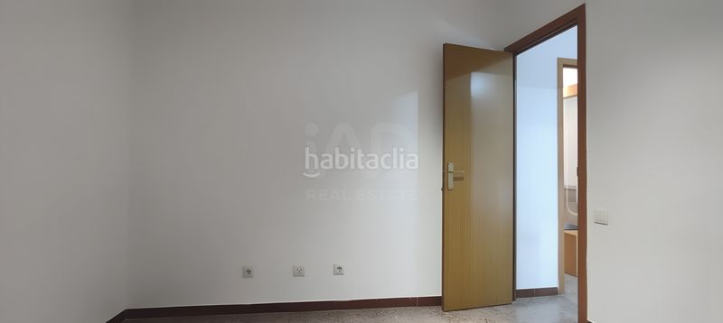 Foto 950c2743-84a9-4b54-83bc-3753f48aa7de. Àtic amb calefacció a Roquetes Barcelona