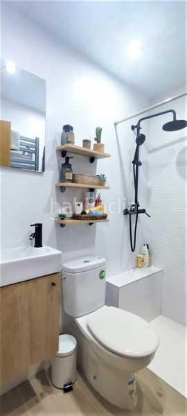 Foto f403ac9e-3b41-4e96-9d6f-b8912c0de0f2. Àtic amb calefacció a Roquetes Barcelona