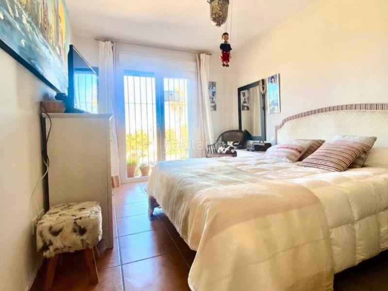 Foto 9b339c44-5a33-4cb5-bd82-0178dd8273bb. Casa aparellada amb aparcament a Tarifa ciudad Tarifa