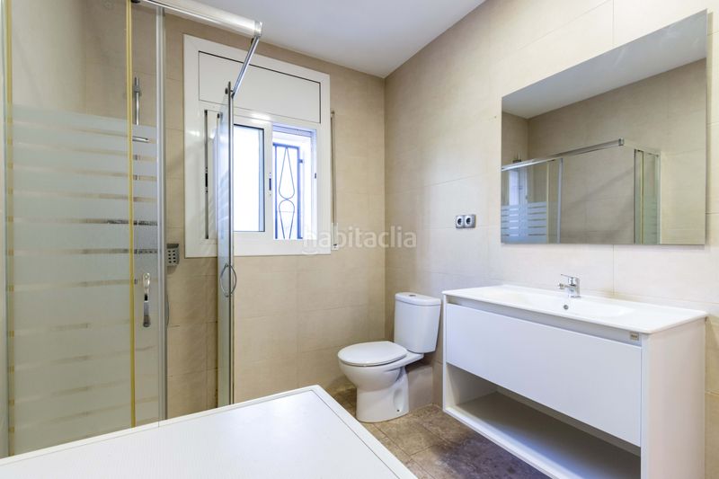 Foto 0ebde450-55b6-4870-a795-dd41e46e36a4. Casa amb calefacció aparcament a Centre Masnou (El)