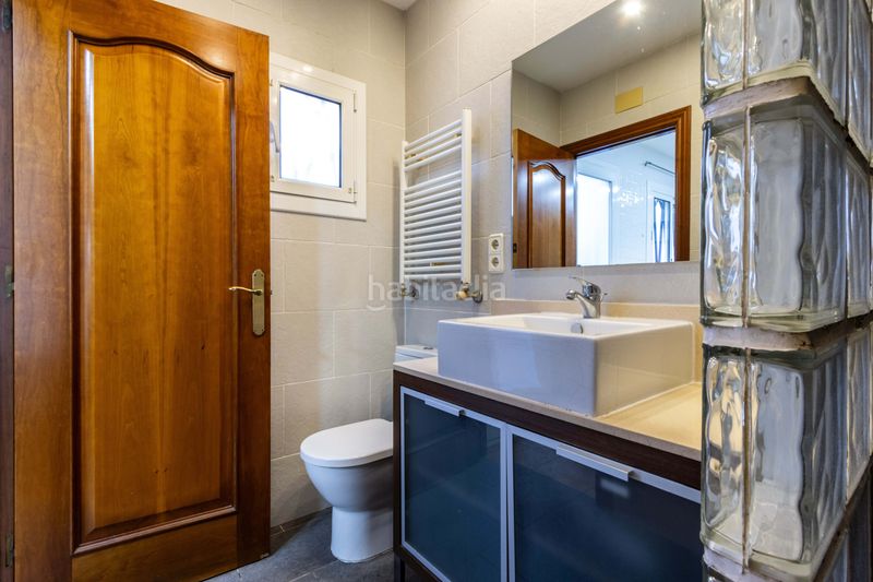 Foto 337a7f06-185e-447a-abbe-6e57890a5262. Casa amb calefacció aparcament a Centre Masnou (El)