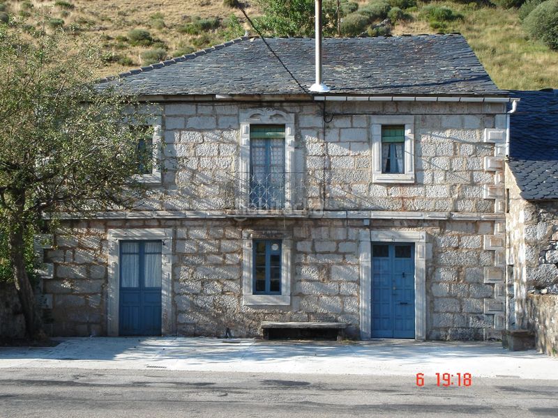 Foto e488f90d-be84-47c1-96ae-75387a6a6b77. Casa amb calefacció a Cabrillanes