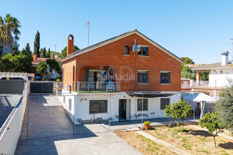 Foto a6573f40-ee32-48d2-be75-61af79466969. Casa en Els Masos - Els Garrofers Coma-ruga