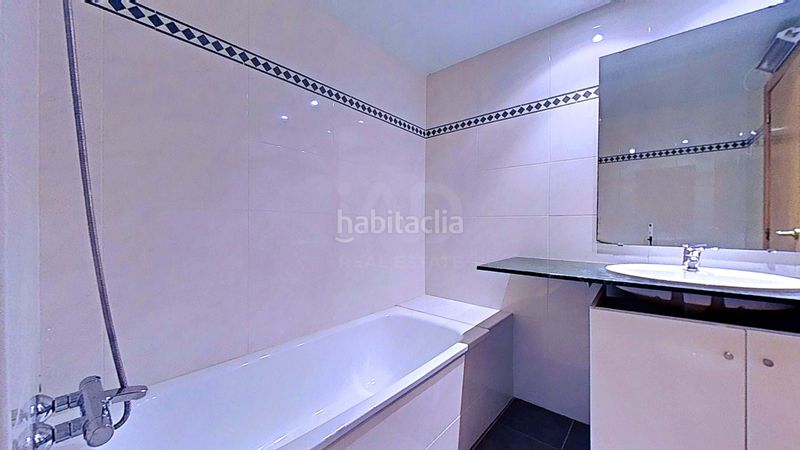 Foto b865aa39-0a67-4c7a-8365-8a3bee2602c2. Pis amb calefacció aparcament a Llevant Reus