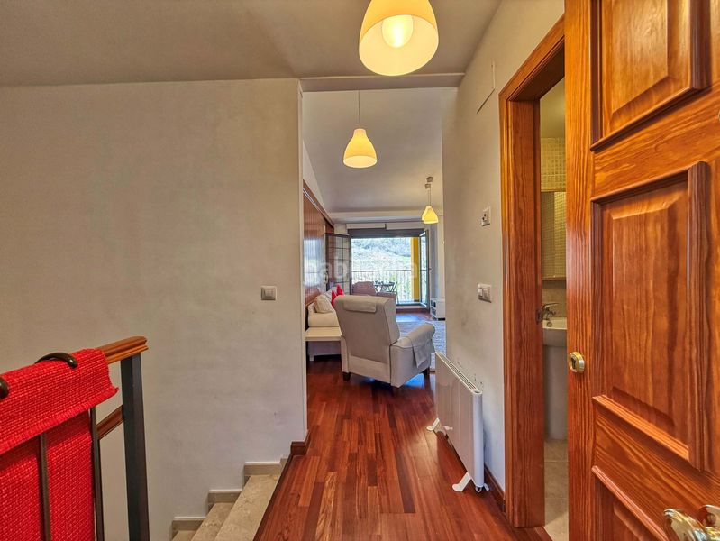 Foto f7fc59f6-9e13-47d8-bd04-150d638fac78. Dúplex amb calefacció aparcament a Alcalá de la Selva