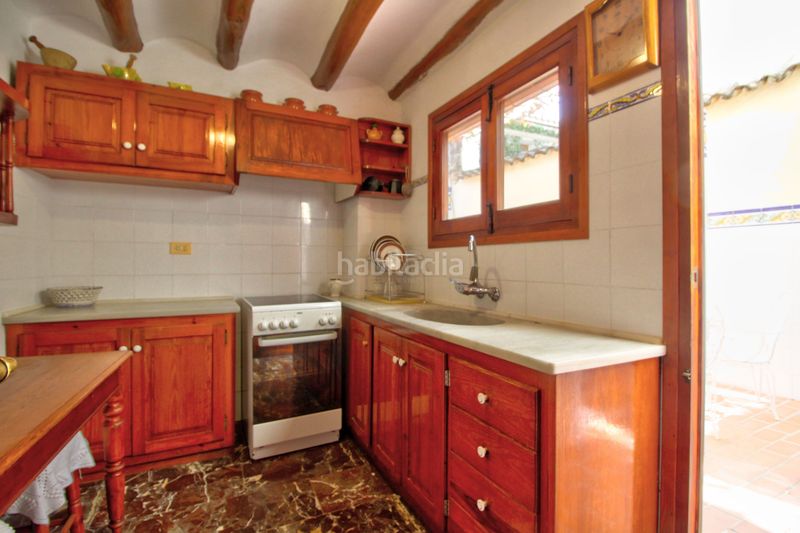 Foto 5a5e4d36-1061-4631-a241-10ead78a3089. Edificio in Atzúbia (L´)