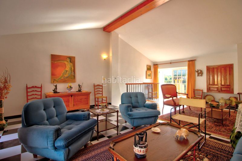 Foto 6353deb5-fc66-4754-88f3-2364cc44c9d9. Edificio in Atzúbia (L´)