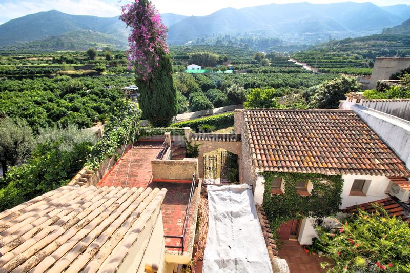 Foto fe6f351a-500f-4a9a-8ec8-5ae29ecb435c. Edificio in Atzúbia (L´)