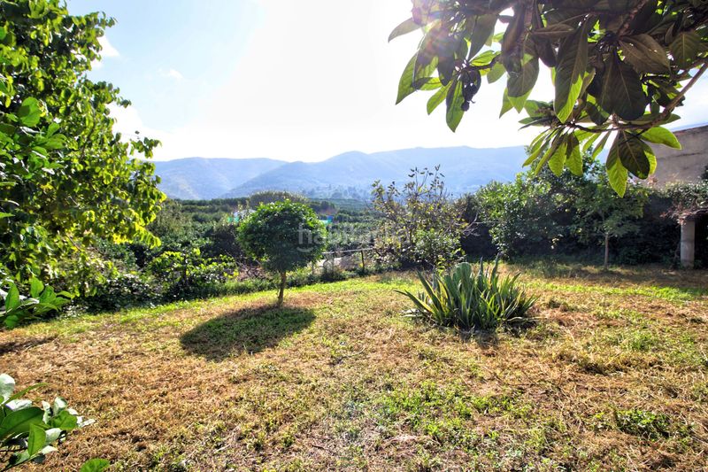 Foto f61b69cd-d5c3-4b6d-9cef-2bf137940e1c. Edifici a Atzúbia (L´)