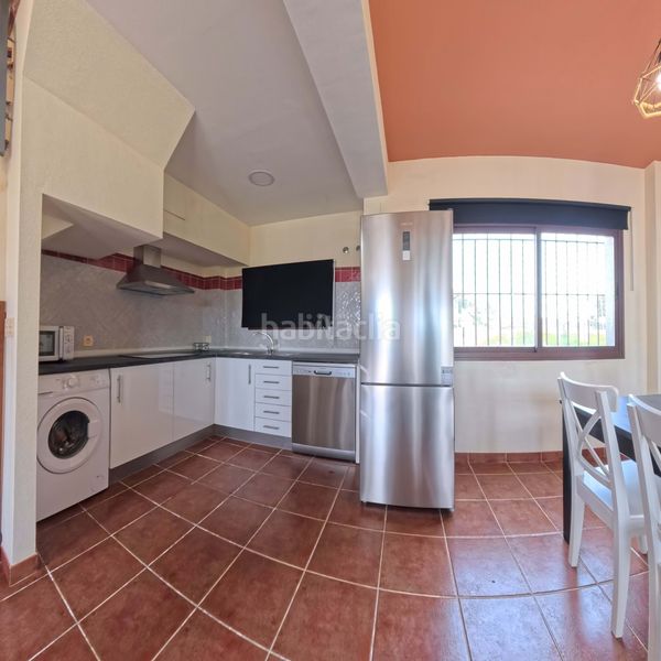 Foto 4374acff-f03e-4c5c-a0d2-c3f22bf6a5ae. Casa amb piscina a Ronquillo (El)