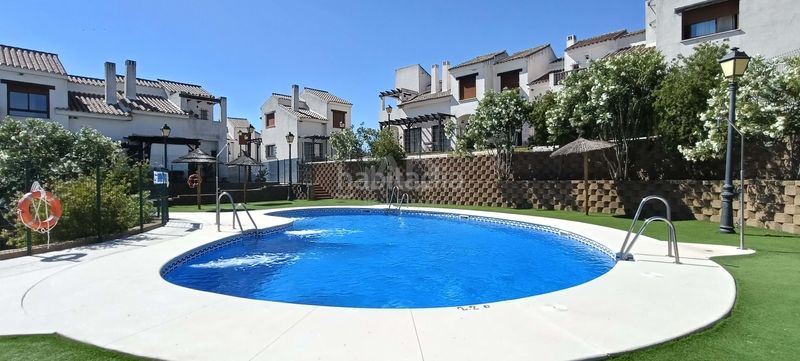 Foto 67ff8c64-8f5a-4d63-80e9-692f5b9db5db. Casa amb piscina a Ronquillo (El)
