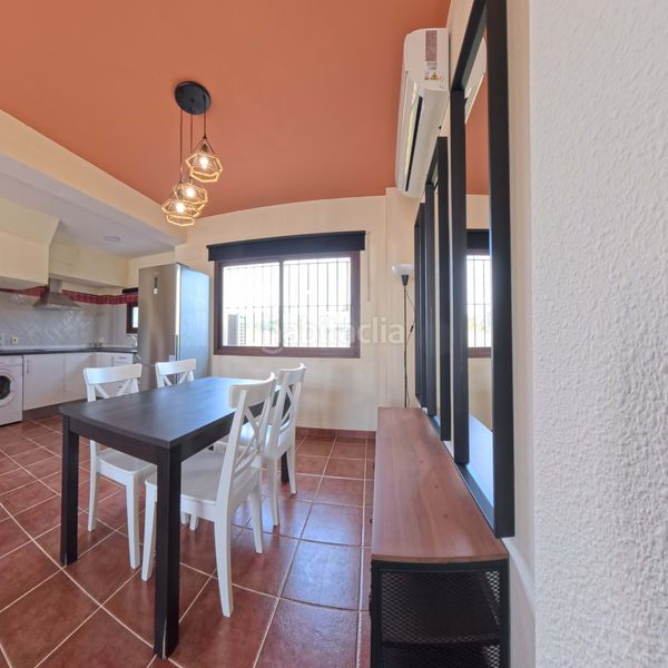 Foto c6af5d53-a128-4aae-b3a9-63f170899ef9. Casa amb piscina a Ronquillo (El)