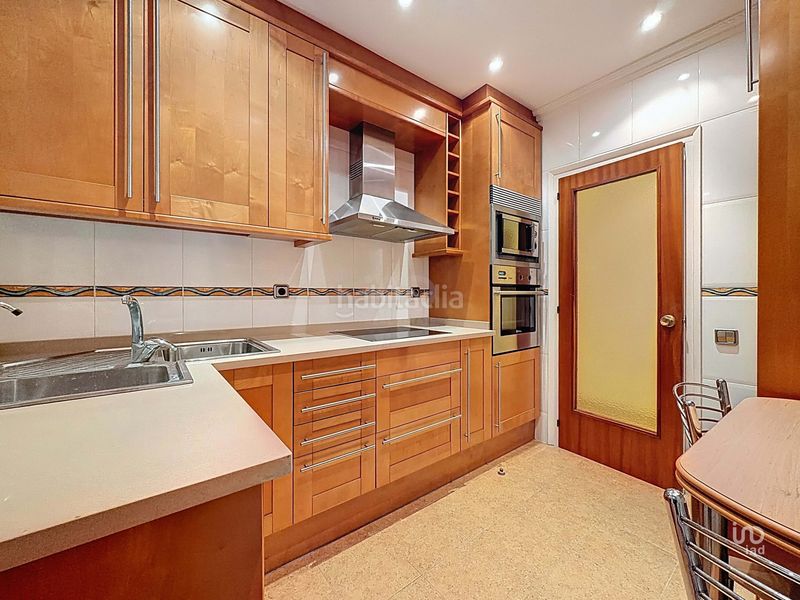 Foto f17820a7-ac40-43d0-bbb3-750755e232a3. Dúplex amb calefacció a Canet de Mar