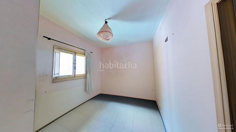 Foto 300d1a8d-2d0e-4861-a99c-77b0d4cd4039. Edificio in Poleñino