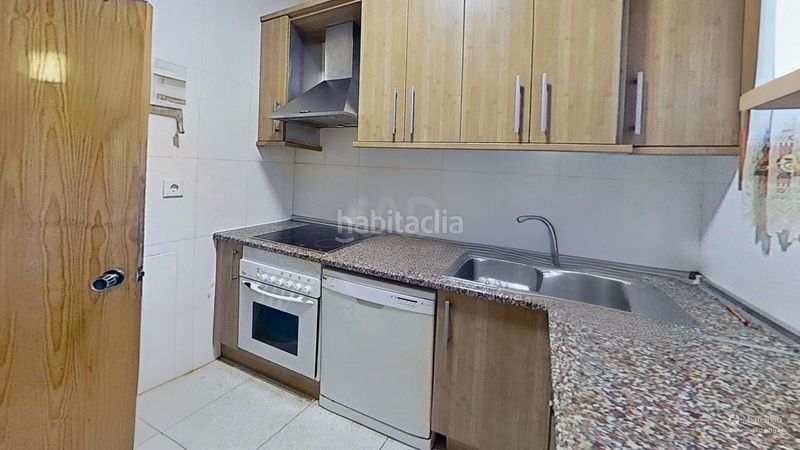 Foto 6581b54c-d8e6-4af4-8fbd-dff82704a79e. Edificio in Poleñino