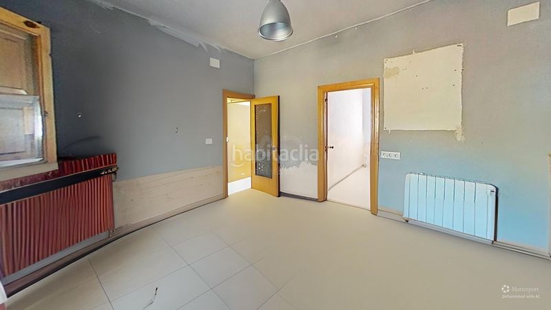 Foto 9327e8b0-0252-4476-8f17-20875a43fa2c. Edificio in Poleñino