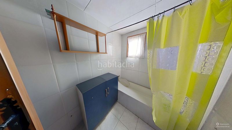 Foto d6e90f4f-13a1-4844-8d41-10699913dee5. Edificio in Poleñino