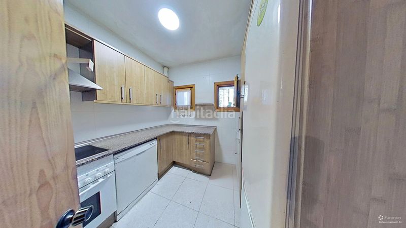 Foto df036cfe-ea5c-4cdf-bdbe-1f5c31a2a3a0. Edificio in Poleñino