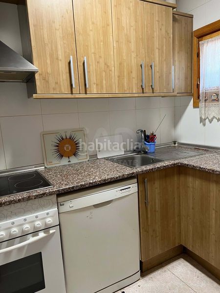 Foto e13796f3-bc48-4449-9024-ee6c20727cbf. Edificio in Poleñino