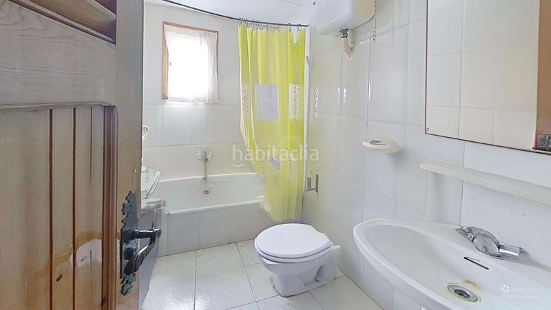 Foto e63e0843-4313-4301-8b1a-9cfe698559ae. Edificio in Poleñino