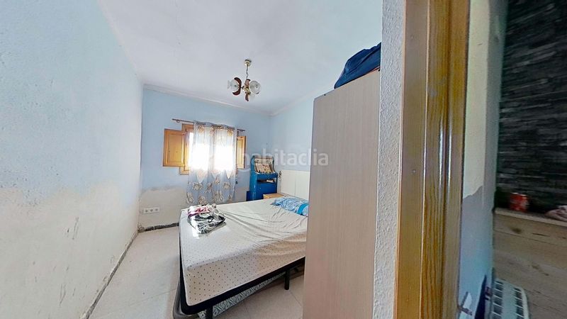 Foto e7bf801a-6189-42e9-a708-74c14689c298. Edificio in Poleñino