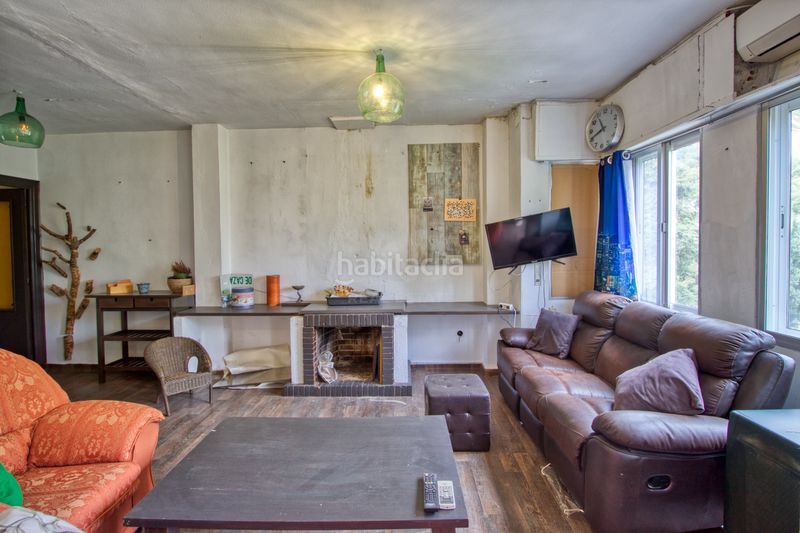 Foto a1f5d535-5896-41eb-bc81-6ddb37f5e183. Edificio in Rute