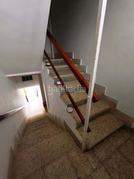 Foto f06dc37d-0e8f-477f-92af-d3636e7fab80. Edificio en Sahagún