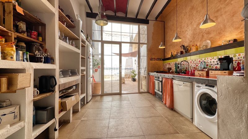 Foto 0ab2f191-94fa-42b5-9181-ba042aa62723. Edificio en Pego