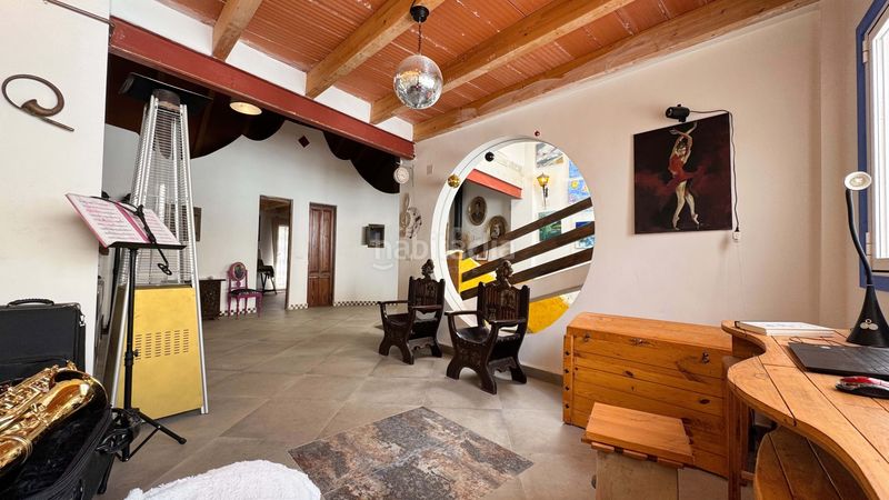 Foto 34f67ac1-a6d5-4cf2-966b-0370ea20a5a3. Edificio en Pego