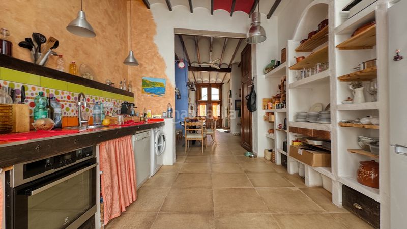 Foto a9adb3c7-dfde-4ced-a1c1-e1dec313dffa. Edificio en Pego