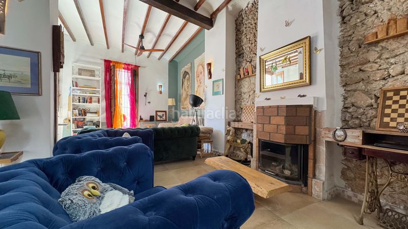 Foto b863ca42-7add-451c-87c3-4f08155fdbb3. Edificio en Pego