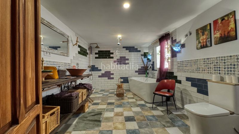 Foto 5122cdcc-6704-455c-b9e1-6e46afbd0bb2. Edifici a Pego